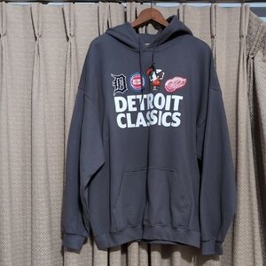 Rare Exclusive XL Little Caesars Detroit Tigers, Red Wings & Pistons Hoodie